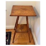 Oak Accent Table, Measures: 16ï¿½W x 16ï¿½D x 29ï¿½H