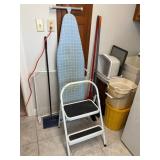 Bissell 2400 Carpet Sweeper, 2 Brooms, 2 Step