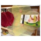 5pc Yellow Lillypad Silicone Lids, Red Silicone