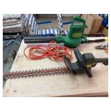 Black and Decker Corded 22ï¿½ Hedge Trimmers, Weed