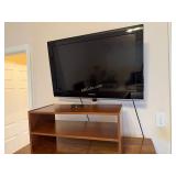 Samsung TV Model LN32B530P7FXZA 30.5ï¿½ with Wall