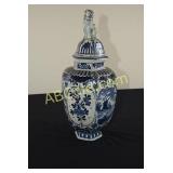 Delft Jardiniere w/lid