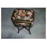 Arts & crafts Pennsylvania Dutch side table with