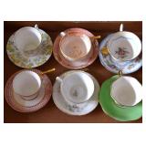 6 porcelain tea cups sets. Ê