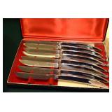 Lot containing set of steak knives, tea pot,