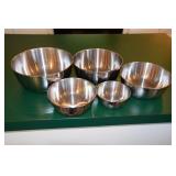 Metal mixing bowls, glass pie pans, mixing bowl,