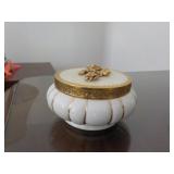 Dresser jar UP