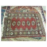 Oriental rug 49 x 31 BASE