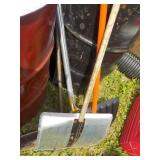 Shovel, broom OUT