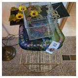 TV TRAYS, WIRE STAND