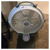 FLOOR FAN AND SCALES