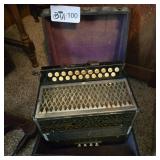 SMALL ACCORDIAN