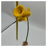 HAND CARVED DAFFODIL