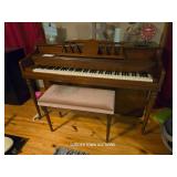 KOHLER & CAMBELL SPINETT STYLE PIANO