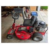 RIDING MOWER (RUNS)