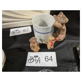 'ET' CUP AND FIGURINES