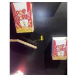 2 Popcorn Lights