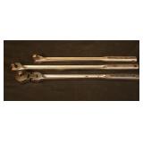 1/2' drive Craftsman swivel ratchet plus 2 bars