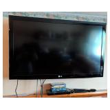 LG 47LD450 47" LCD TV With Sony Blu-ray