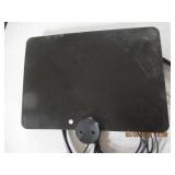 FLAT TV ANTENNA/COAX SPLITTER