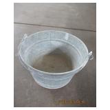 GALVANIZED BUCKET WITH HANDLE