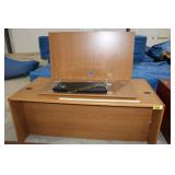 Desk with side return