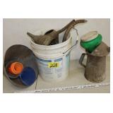 Funnels & oil cans