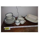 Pfaltzgraff dinner ware set