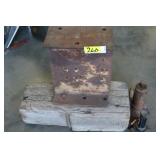 Metal I-beam stand bolted on RR tie, 2 jacks