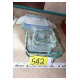 Glass pyrex dishes w/lids
