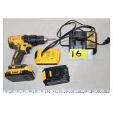DeWalt 20V 1/2' cordless drill 3batt, 1 charger