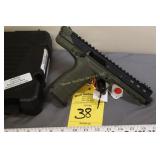 Kel-Tec CP33  .22 LR 5.5' New in Case