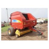 New Holland BR7090 Specialty Crop Round Baler