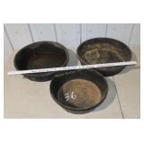 3 feed pans