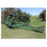John Deere 960 Field Cultivator 25'