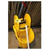 Rubbermaid mop bucket