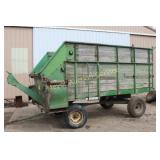 John Deere 122 Chuck Wagon