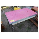 Vintage Table with pull out leaves