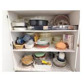 Kitchen Lot! Including pie plates bundt pans,