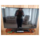 Samsung 32" TV With Remote