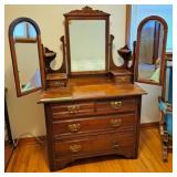 Vintage vanity dresser