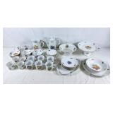 46 pieces of German Democratic Republic dishes.