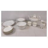 24 piece dish set