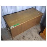 Crown furniture limited blanket box with 4