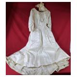 Vintage Wedding Dress w/Simpson