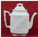 Beautiful Alfred Meakin Royal Ironstone China