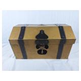 Metal storage chest