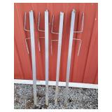 4, 3'9'  Ground spikes