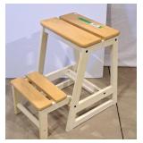 Folding step ladder