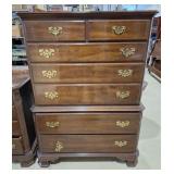 Lovely Ethan Allen chest of drawers